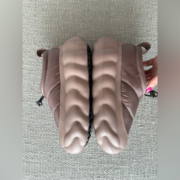 Crocs Quilted Satin Platform Loafers  – Women’s 8 / Men’s 6 – Brand New with Tag - Picture 9 of 16